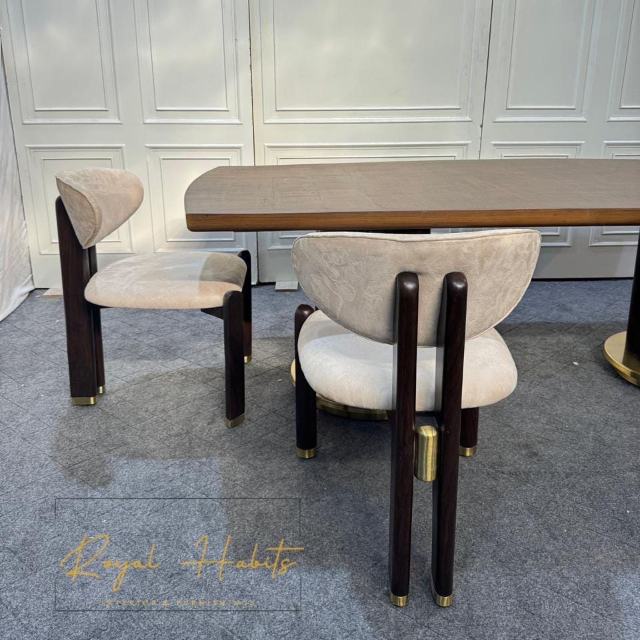 Vela Modern Dining Set
